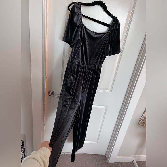 Old Navy velvet jumpsuit - Picture 2 of 5